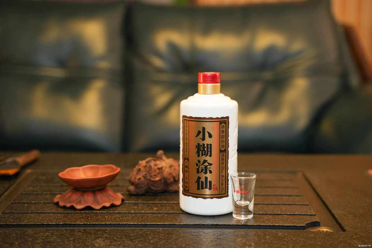 家庭團聚快試試濃香型白酒!過年走親訪友送禮必備!